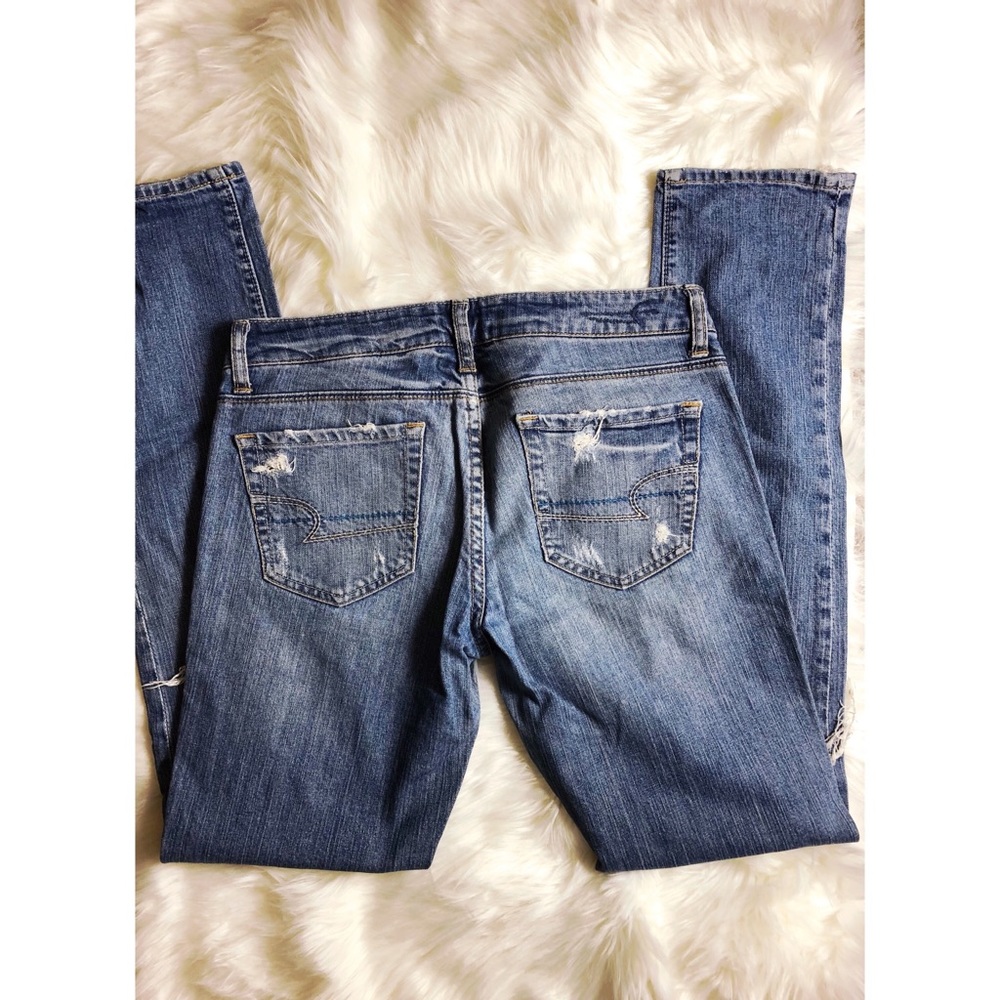 ❌ SOLD ❌ Ripped American Eagle Jeans - Picture 4 of 5